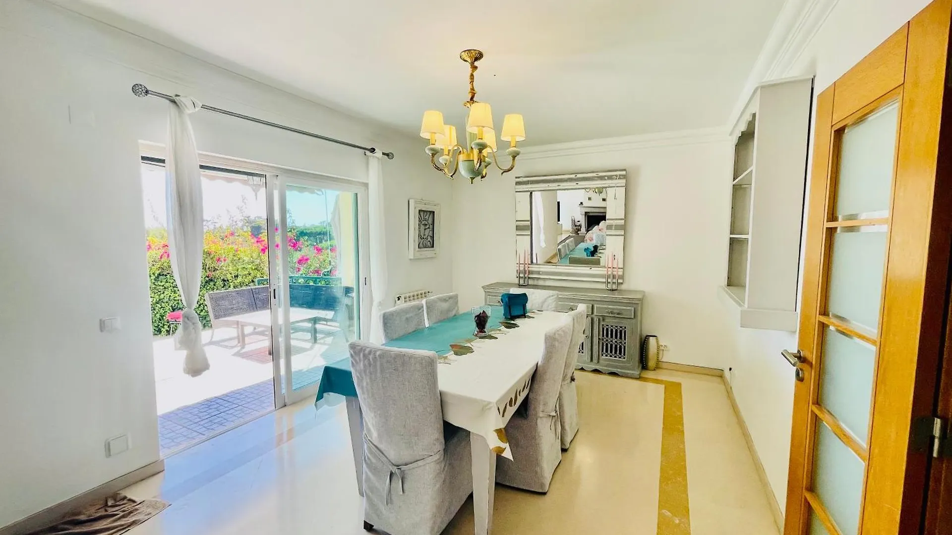 Rainbow House Fz Apartment Bicesse Homestay